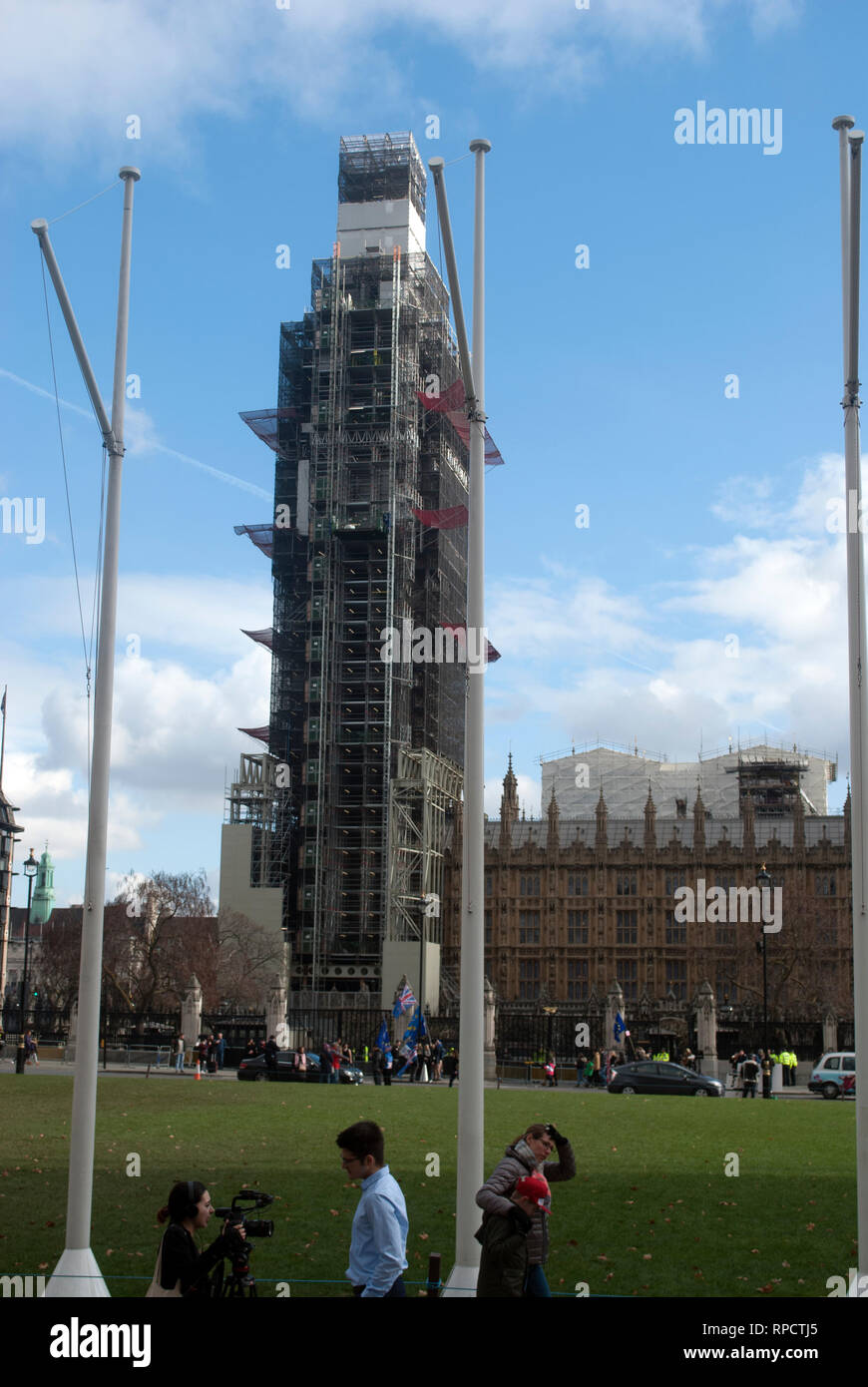 Big Ben in den Häusern des Parlaments im Gerüst für Restaurierungsarbeiten Stockfoto