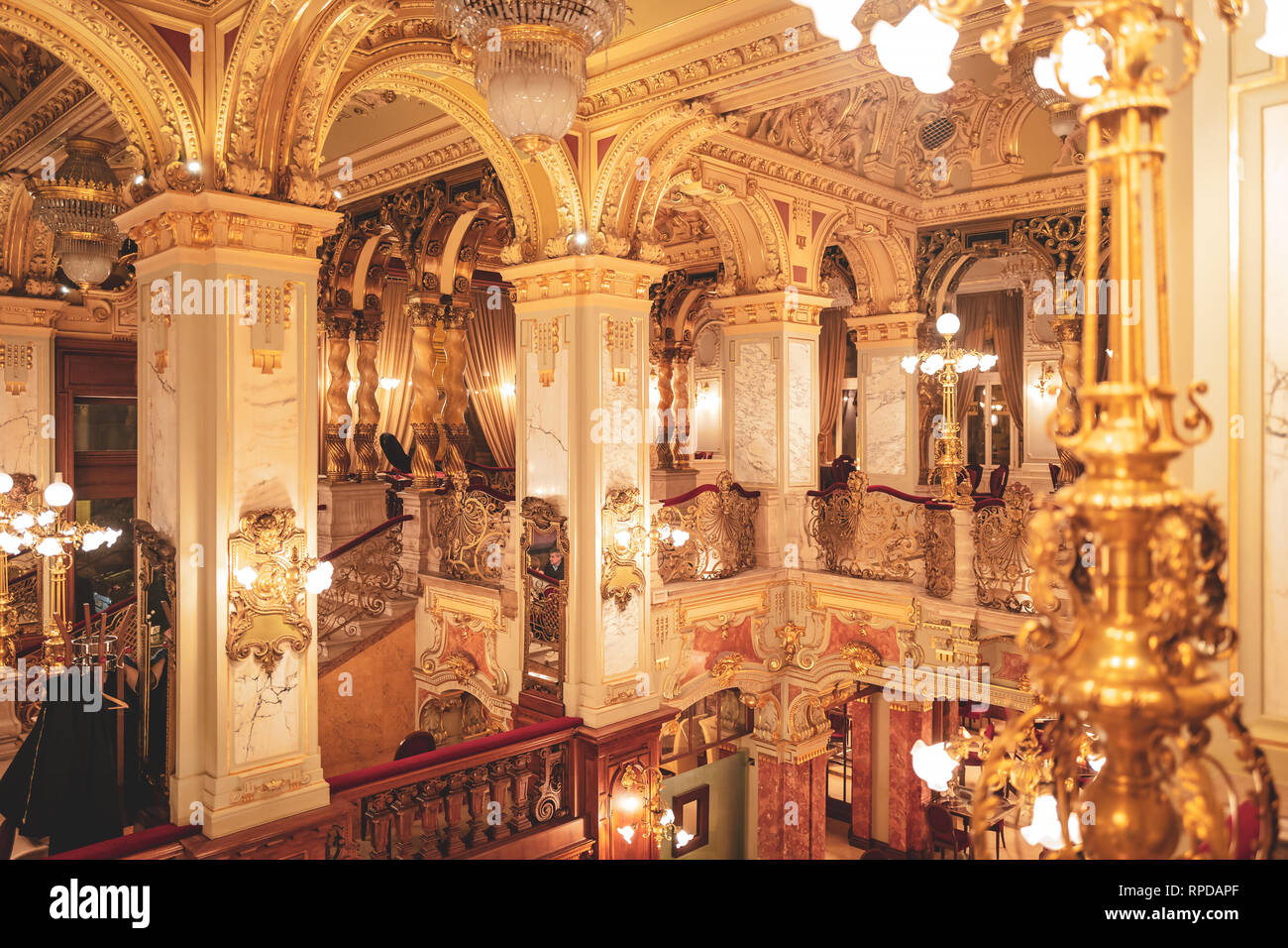 Die historische Cafe im New York Palace in Budapest Stockfoto