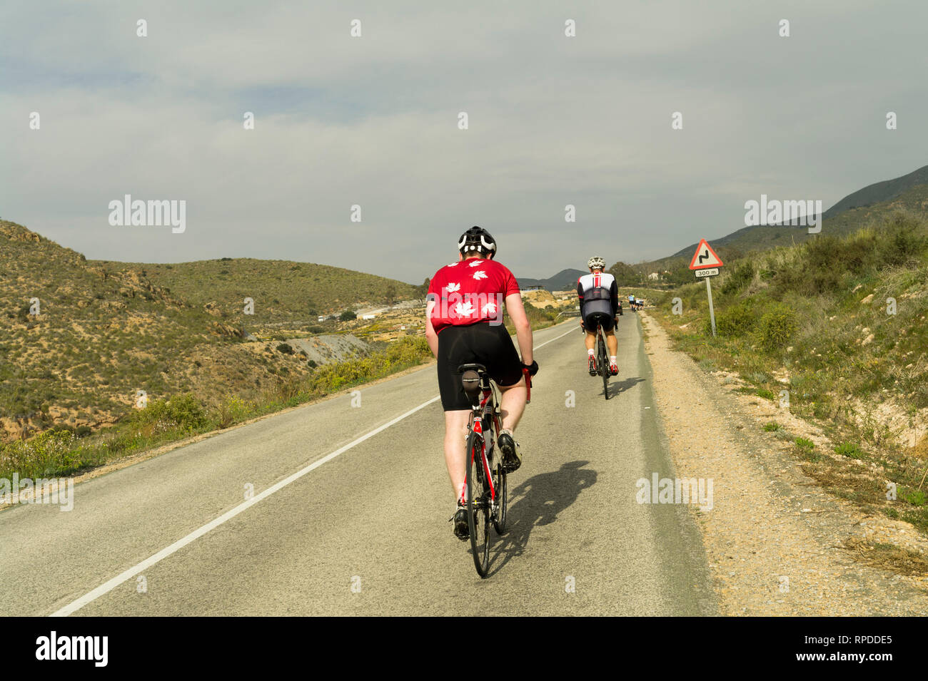 Radfahrer Radfahren in Murcia, Spanien bei einem Februar Winterpause. Stockfoto