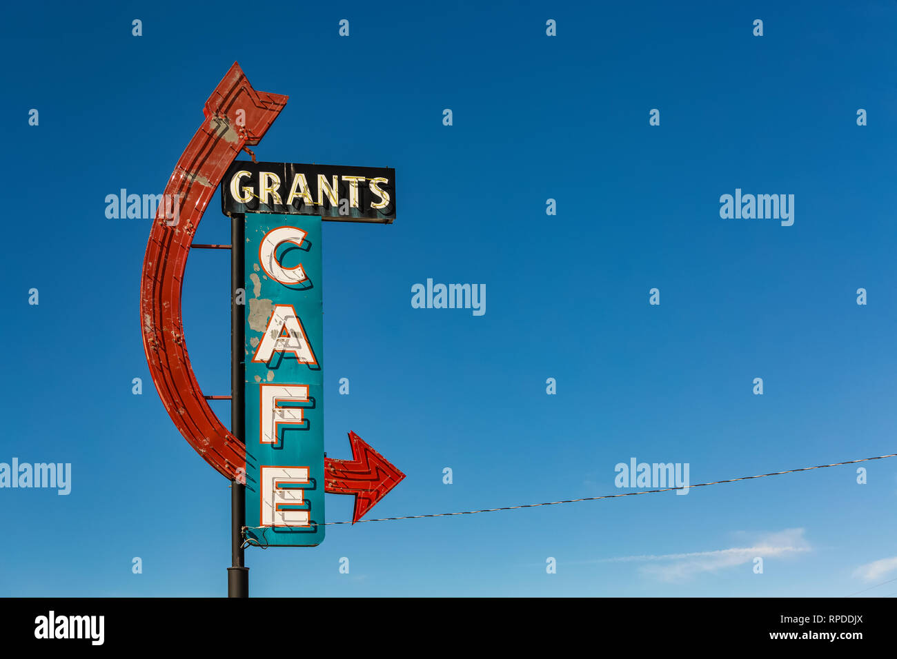 Zuschüsse Cafe Zeichen für ein Restaurant, geschlossen, wie dieses Foto, entlang der historischen Route 66 in Grants, New Mexico, USA [kein Eigentum Freigabe; verfügbare fo Stockfoto