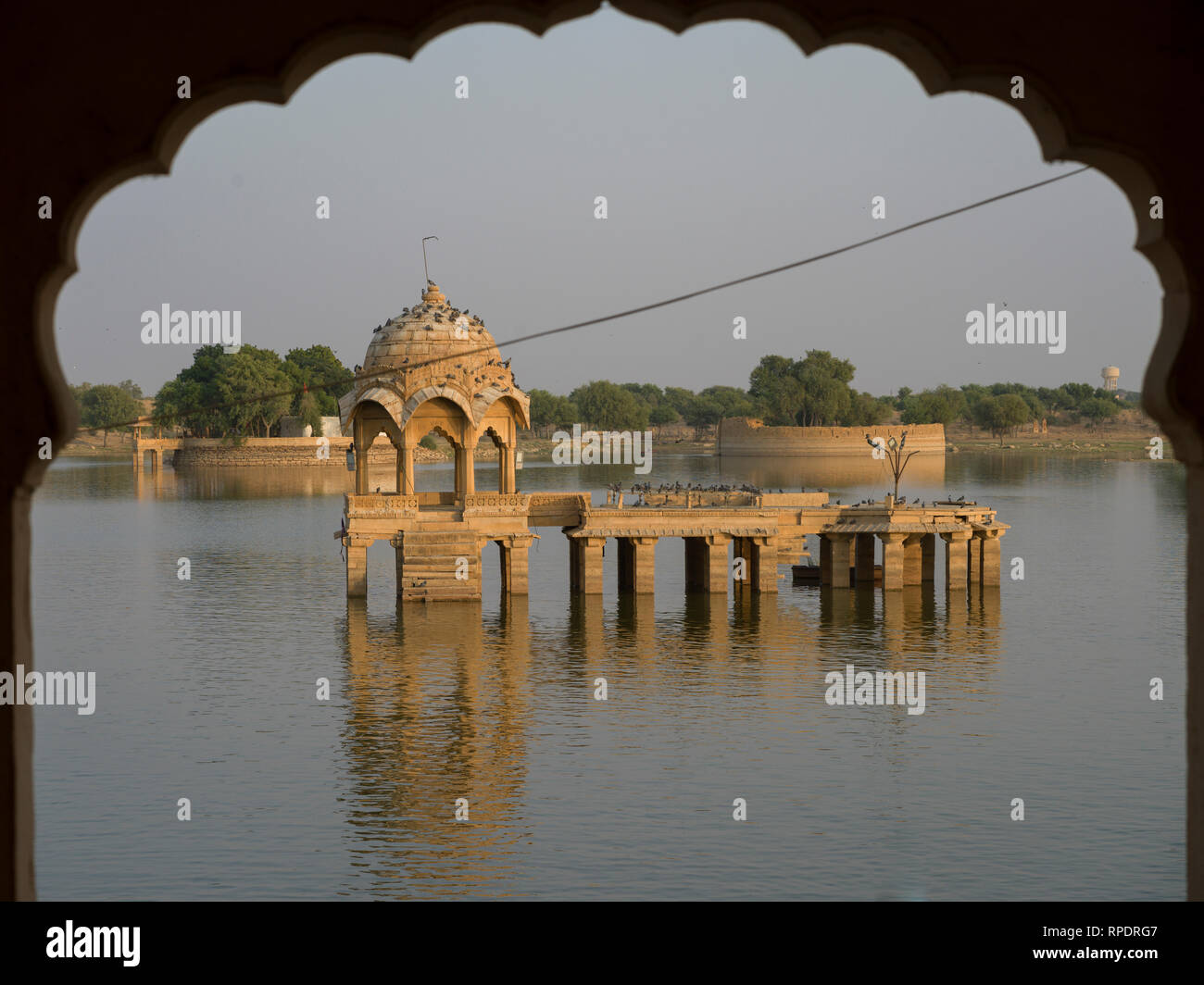 Gadsisar See, Jaisalmer, Rajasthan, Indien Stockfoto