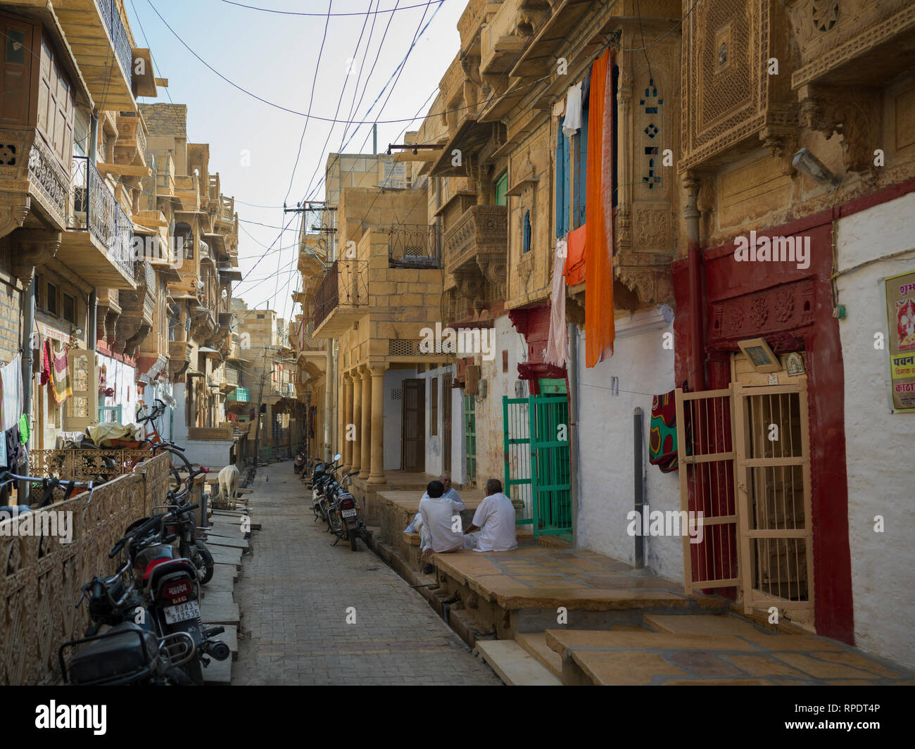 Schmale Gasse, Jaisalmer, Rajasthan, Indien Stockfoto