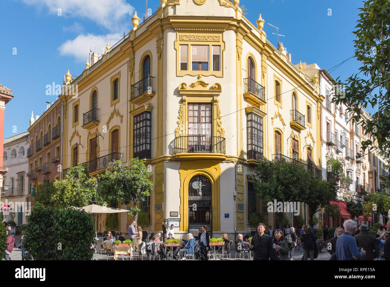 Das elegante Restaurant El Giraldillo Plaza Virgen de los Reyes in der Nähe der Kathedrale von Sevilla, Spanien Stockfoto