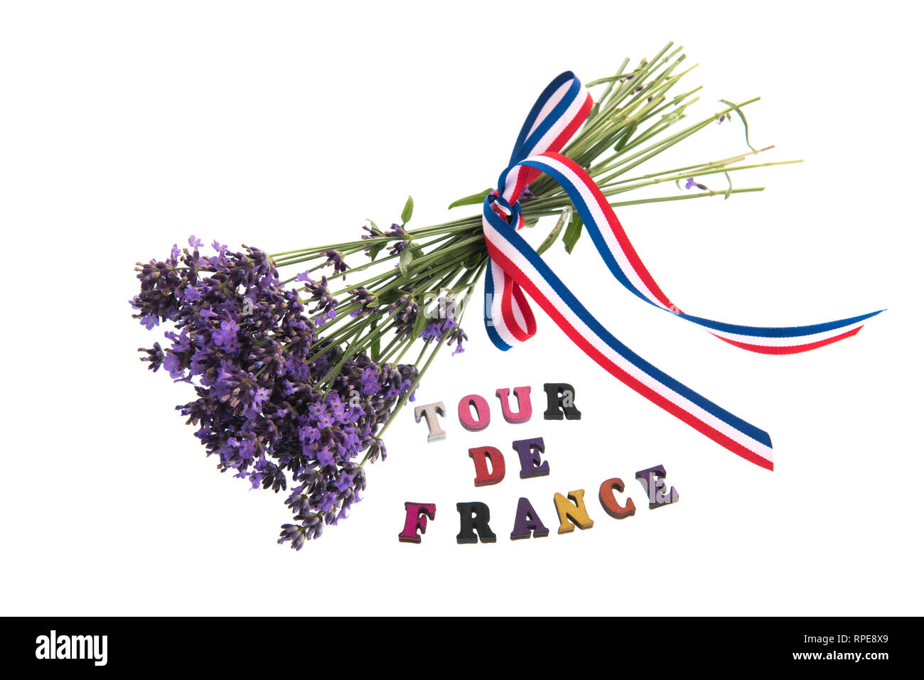 Tour de France mit Blumenstrauß Lavendelblüten isoliert auf weißem Hintergrund Stockfoto