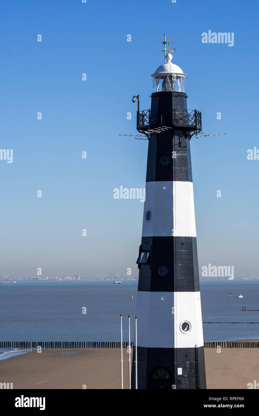 Nieuwe Sluis, Deutscher Leuchtturm am Nieuwesluis in der Nähe von Breskens, die den Eingang zu der westlichen Schelde/Westerschelde, Zeeland, Niederlande Marken Stockfoto