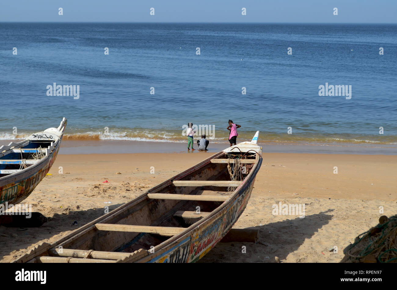 Pirogen im handwerklichen Sardinellen Fischerei im Senegal, Westafrika verwendet Stockfoto