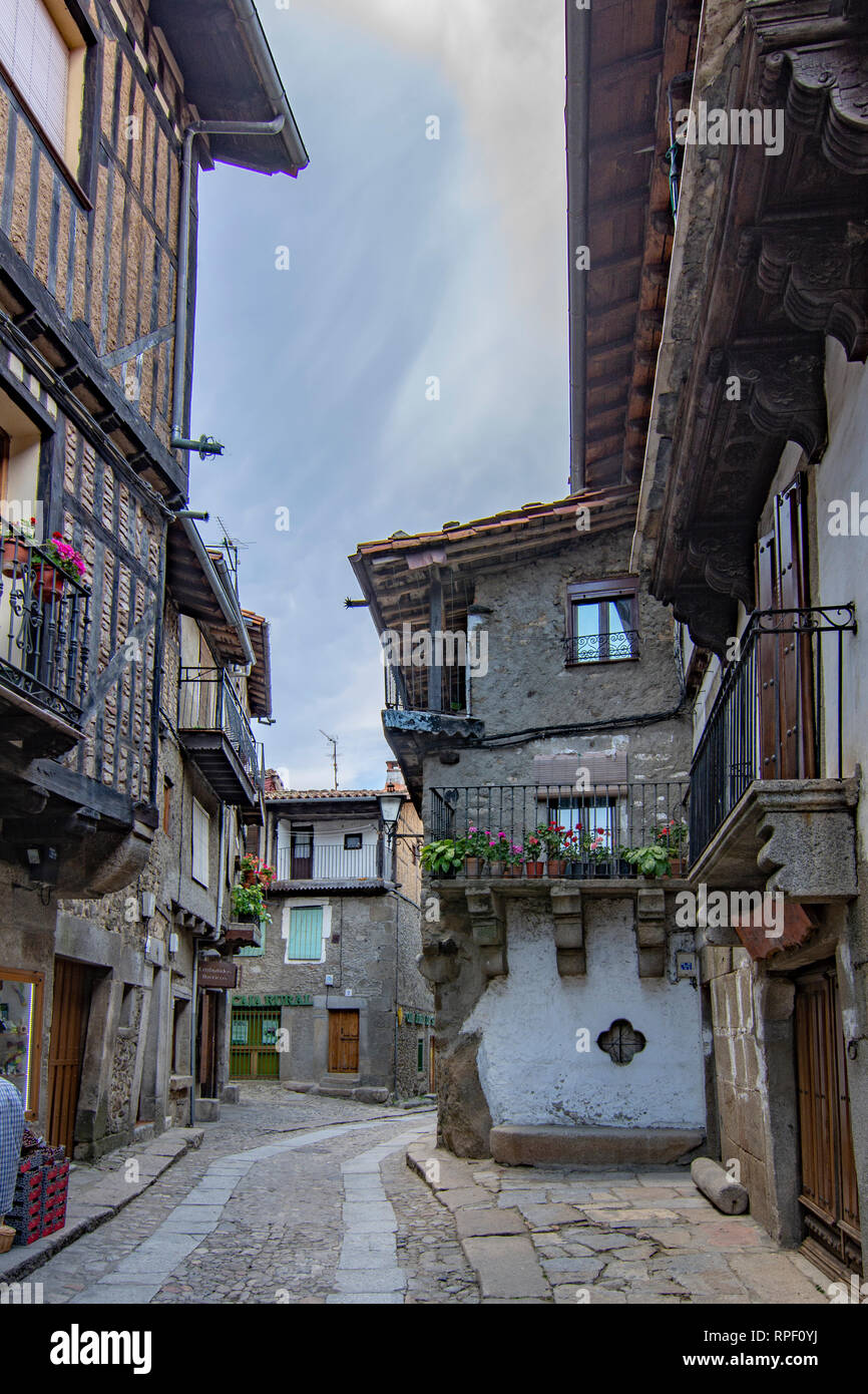 Alberca, Salamanca, Spanien; Juni 2015: Straßen und Gebäude der mittelalterlichen Dorf La Alberca in der Provinz von Salamanca Stockfoto
