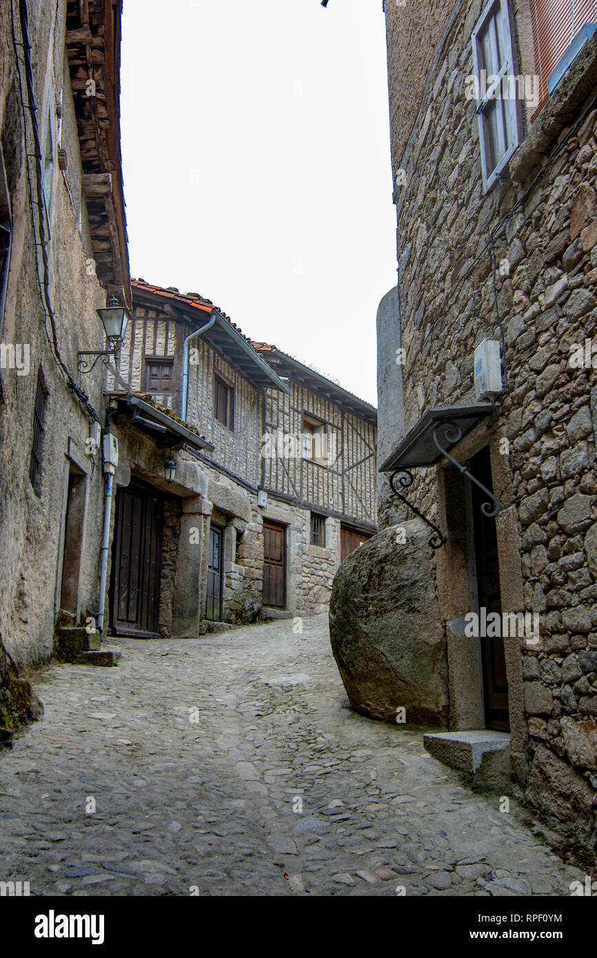 Alberca, Salamanca, Spanien; Juni 2015: Straßen und Gebäude der mittelalterlichen Dorf La Alberca in der Provinz von Salamanca Stockfoto