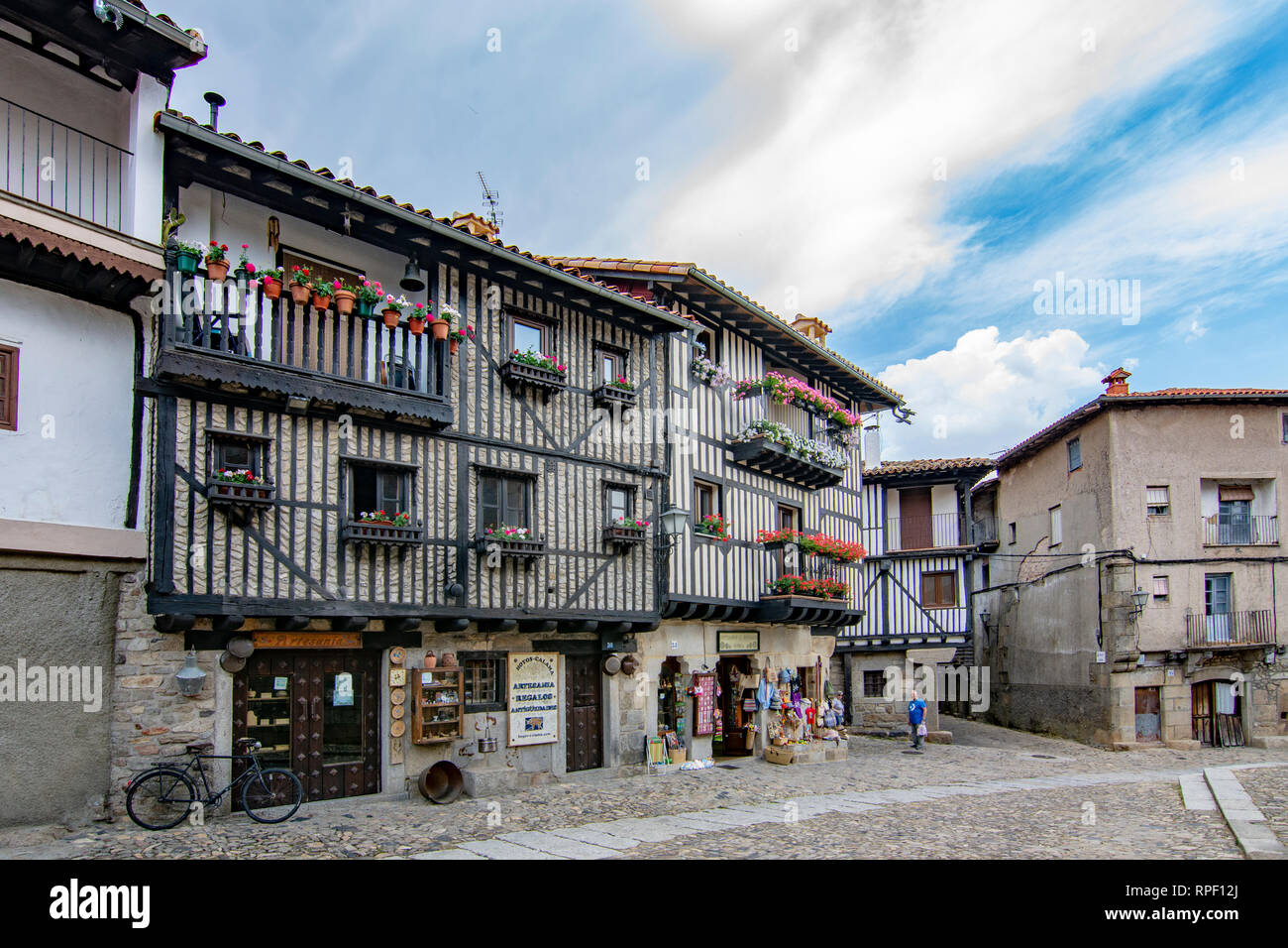 Alberca, Salamanca, Spanien; Juni 2015: Straßen und Gebäude der mittelalterlichen Dorf La Alberca in der Provinz von Salamanca Stockfoto