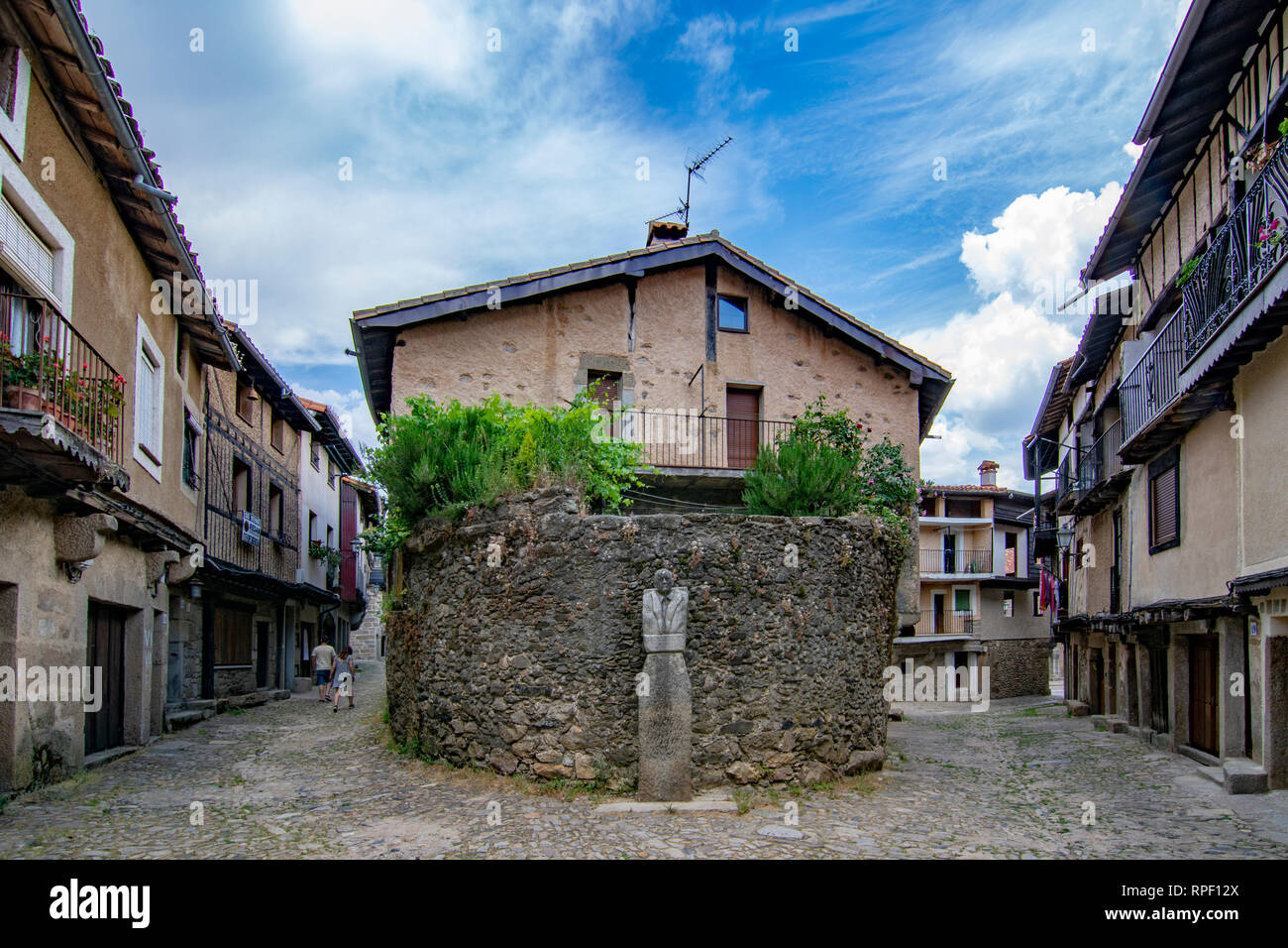 Alberca, Salamanca, Spanien; Juni 2015: Straßen und Gebäude der mittelalterlichen Dorf La Alberca in der Provinz von Salamanca Stockfoto