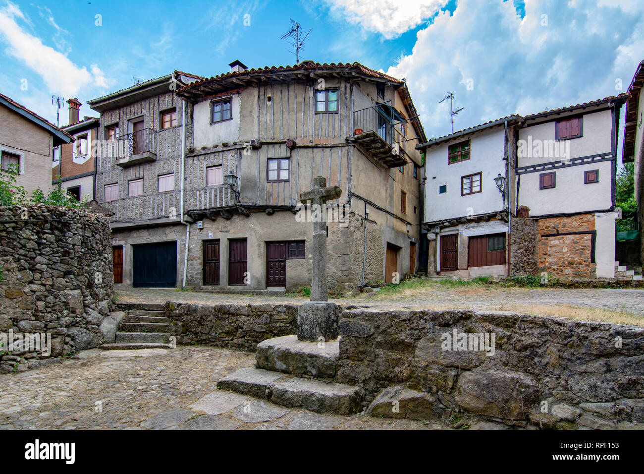 Alberca, Salamanca, Spanien; Juni 2015: Straßen und Gebäude der mittelalterlichen Dorf La Alberca in der Provinz von Salamanca Stockfoto