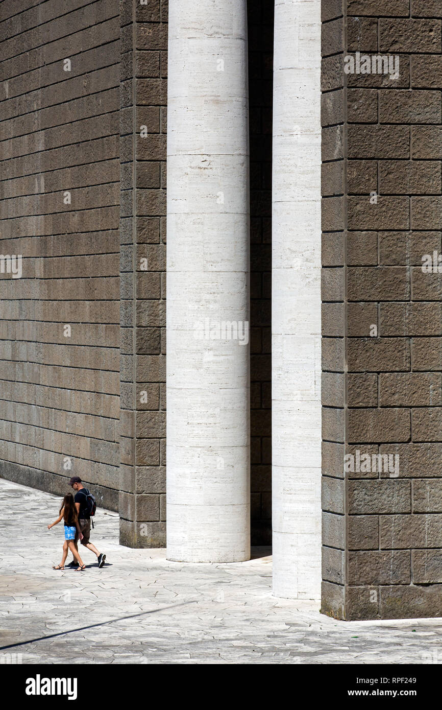 Rom - Wand- und Spalten der unbestimmt geschlossen Museo della civilta Romana (Museum der römischen Zivilisation) in der EUR-Zone. Stockfoto