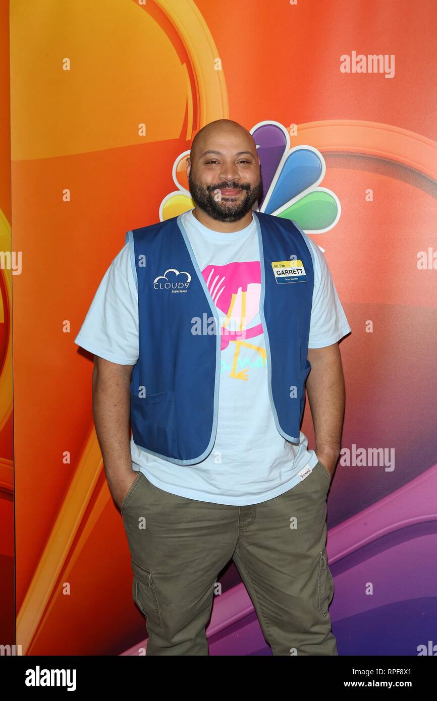 Colton Dunn in der Ankunftshalle für NBC mitten in der Saison drücken Sie Quark, NBC Universal Studios, Universal City, CA Februar 20, 2019. Foto von: Priscilla Grant/Everett Collection Stockfoto