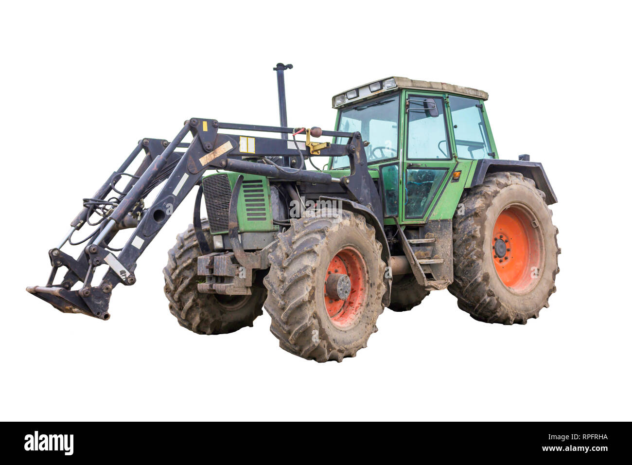 Allgemeine Ansicht eines leistungsstarken Traktor für Arbeiten auf einem Bauernhof entwickelt. Geschlossene Limousine, roten Rädern. Isoliert Foto. Ausrüstung für eine Molkerei. Stockfoto