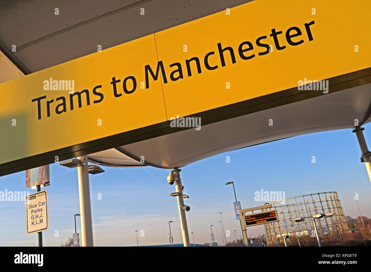 Straßenbahnen in Manchester Eingang Zeichen bei Etihad Campus, MCFC, East Manchester, North West England, Großbritannien Stockfoto
