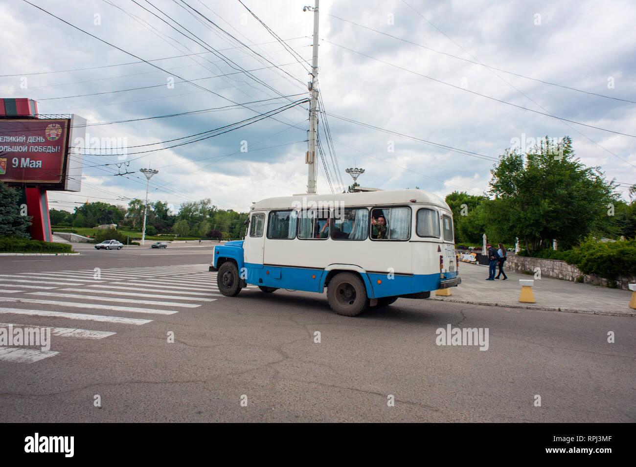 Ein Bus voll mit Soldaten in Ufa, der Hauptstadt von Transnistrien, eine Pause vom Staat aus der Republik Moldau. Stockfoto