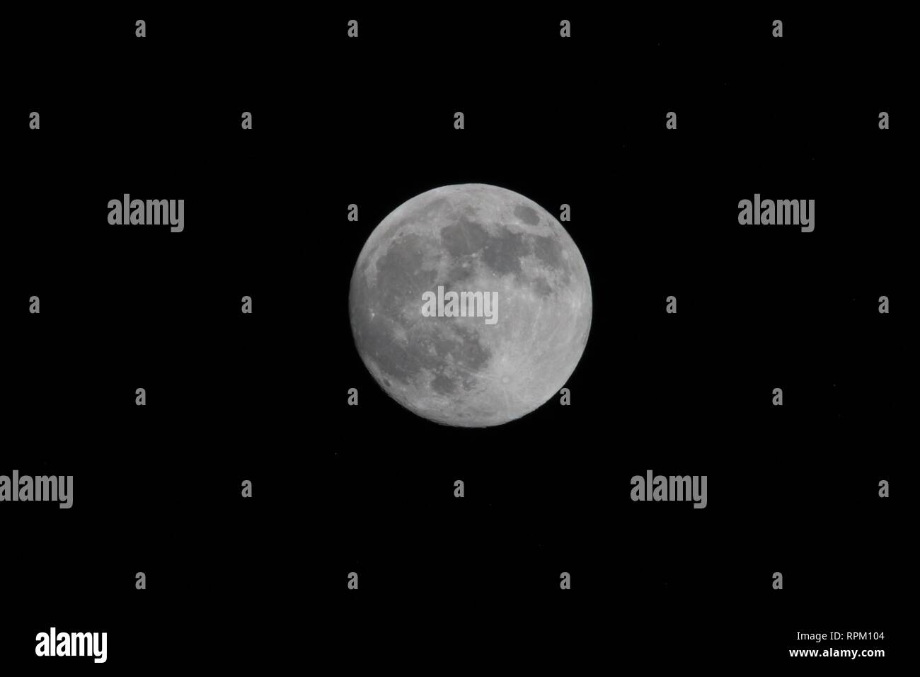 Der Mond im Februar voll voll Mond Stockfoto