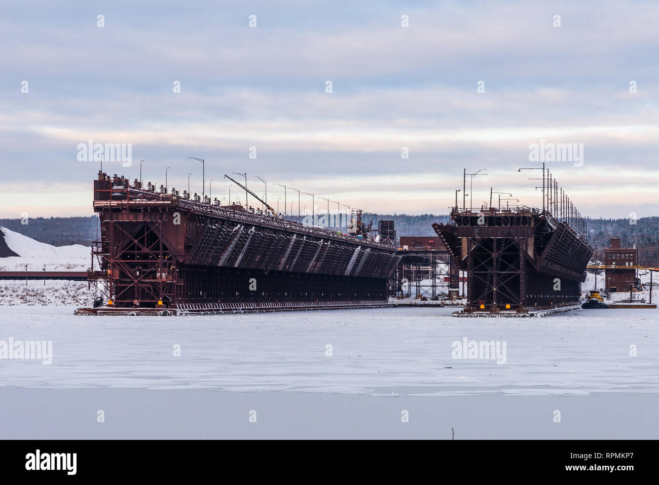 Eisenerz Dock an zwei Häfen, Minnesota, USA. Stockfoto
