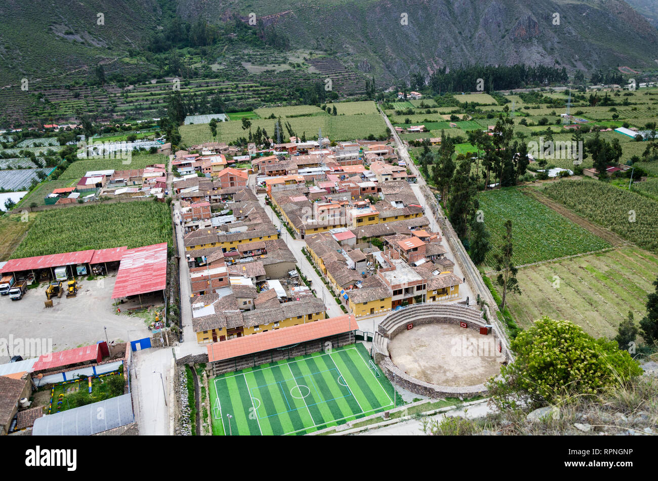 Stadtzentrum der kleinen mittelalterlichen Stadt von Ollantaytambo. Stockfoto