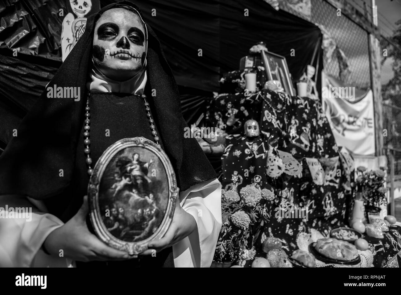 Sor Juana Inés de la Cruz. feierten ein Fest der Catrinas und der Tag der Toten Altäre heute Morgen. Catrinas, Charros Mexicanos. Stockfoto