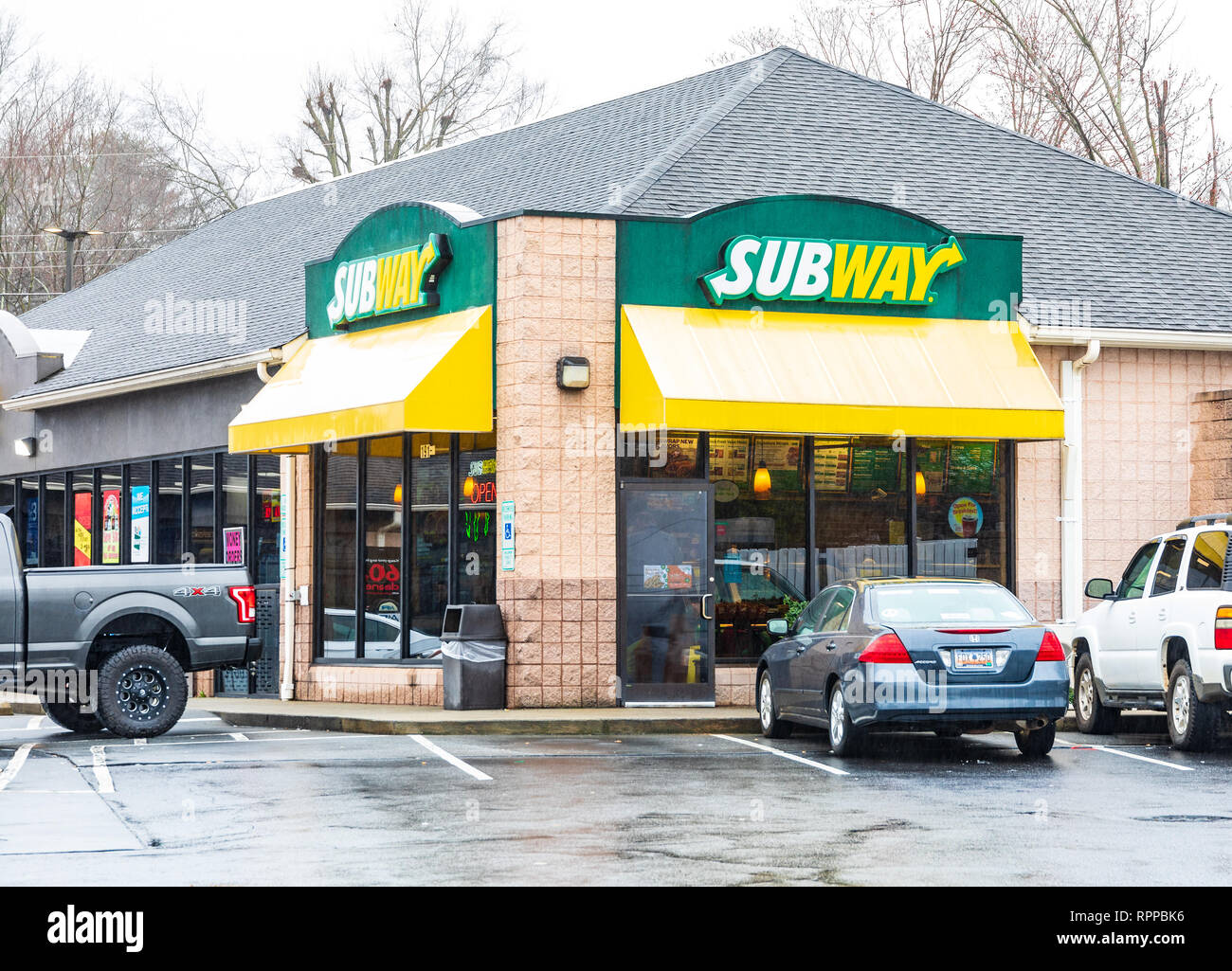 HICKORY, NC, USA -2/22/19: U-Bahn ist eine amerikanische Fast-Food-Restaurant, Franchise, spezialisiert auf submarine Sandwiches, mit rund 42.000 Filialen Stockfoto