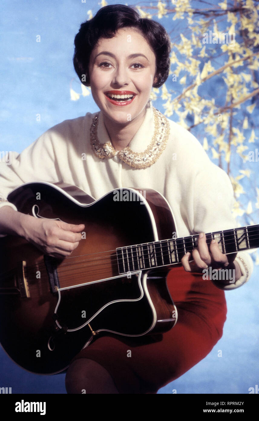 Hier Bin Ich Hier Bleib Ich HIER BIN ICH - HIER BLEIB' ICH BRD 1958 Werner Jacobs Caterina Valente