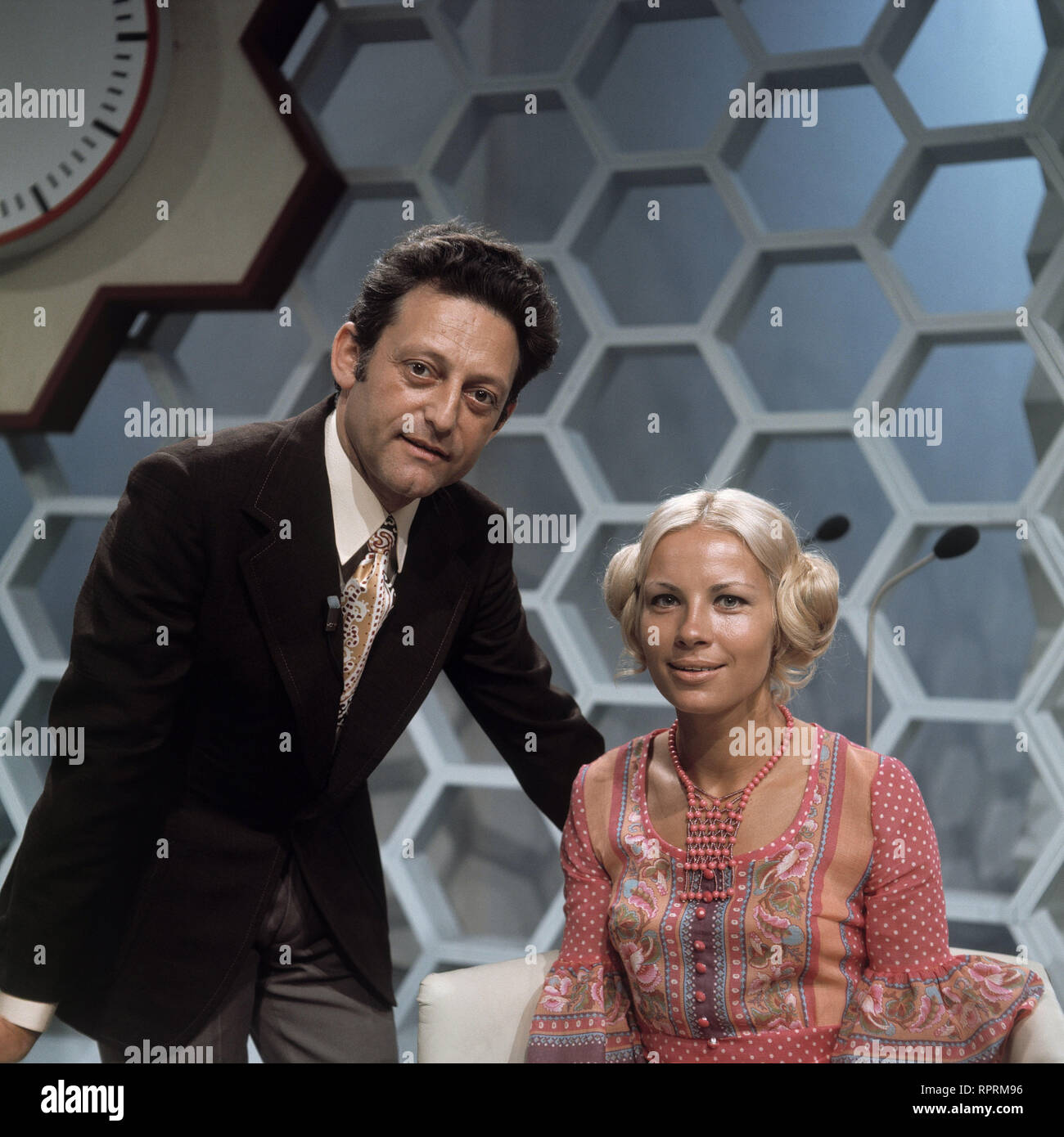 DALLI DALLI HANS ROSENTHAL und Assistentin Monika SUNDERMANN, Sendung vom 16.12.1971 Stockfoto