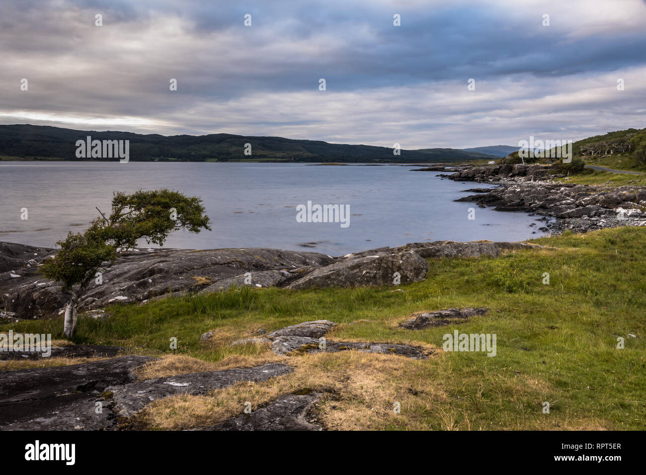 Typische Landschaft an der Küste der Isle of Mull, Inneren Hebriden, Schottland, Vereinigtes Königreich Stockfoto