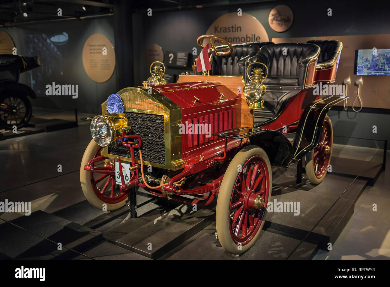 RIGA, Lettland - 18. Februar 2019: 1903 Krastin in Riga Motor Museum. Stockfoto