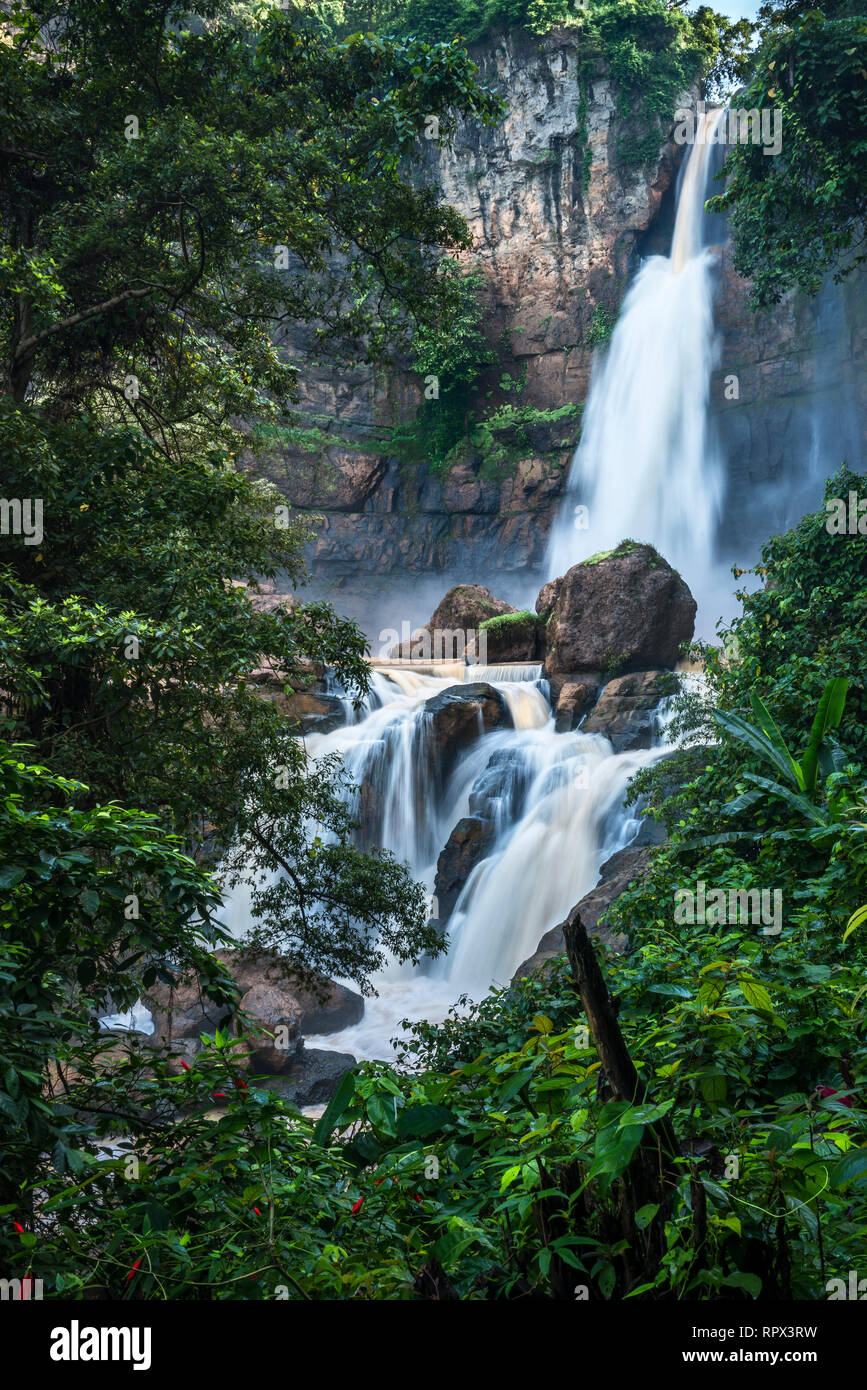 Wasserfall In Einem Ciletuh Palabuhanratu Geopark West Java Indonesien Stockfotografie Alamy