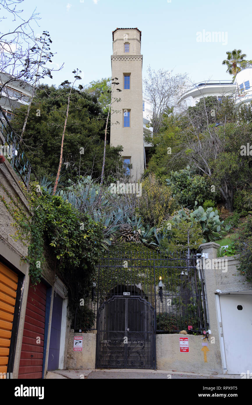 Los Angeles, CA/USA - Feb.21, 2019: Der hohe Turm Aufzug im Hollywood Höhen Nachbarschaft von L.A. ist während einem Nachmittag Tag angezeigt. Stockfoto