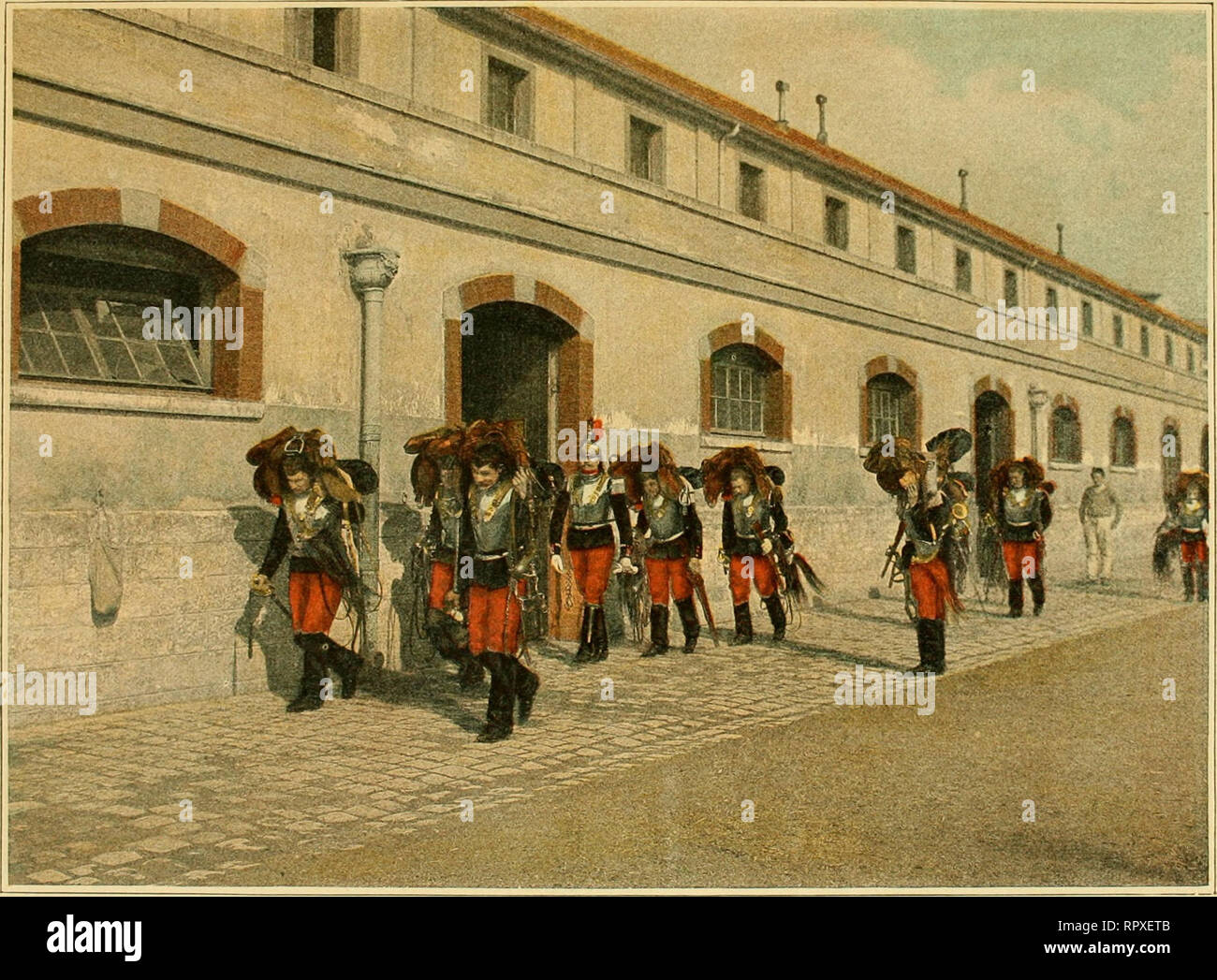 . Album militaire. Frankreich. Armée; Pferde; militärische Uniformen. GAVA Li: RIE Service Intérieur. A LA DESCENTE DE CHEVAL Dès le retour Au Quartier, auf Beginnen par les décharger Chevaux, auf dem Monte les paquetages dans les Chambres, auf y Laisse les armes, puis auf redescend Donner un coup de Bouchon, faire boire et distribuer l'Avoine. Le Cavalier ne songe à Lui-même qu'après avoir Soigniert sa monture.. Bitte beachten Sie, dass diese Bilder aus gescannten Seite Bilder, die digital für die Lesbarkeit verbessert haben mögen - Färbung und Aussehen dieser Abbildungen können nicht Perfekt ähneln den extrahiert werden Stockfoto