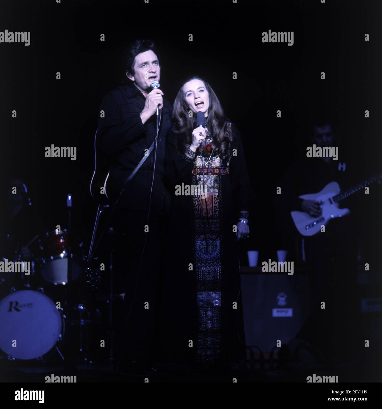 Johnny cash and june carter cash Fotos und Bildmaterial in hoher