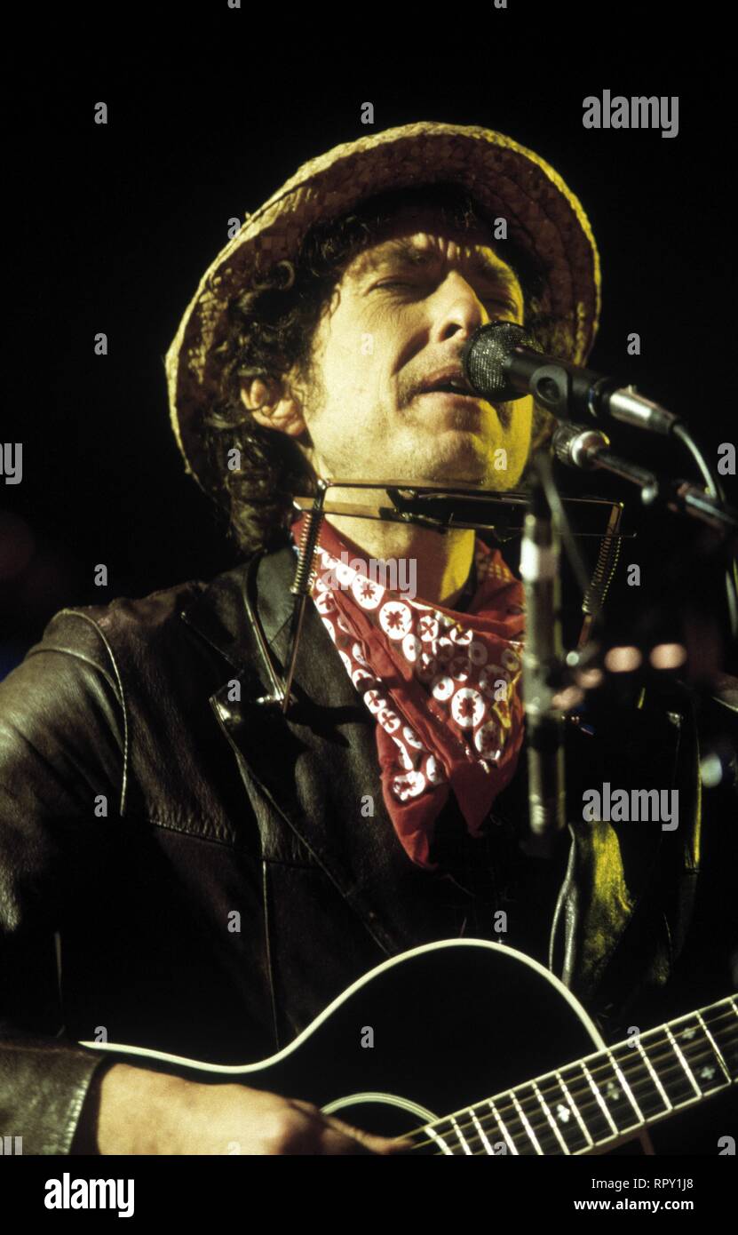 BOB DYLAN bei einem Konzert in den 1980er Jahren. Eda/Überschrift: Bob Dylan Stockfoto