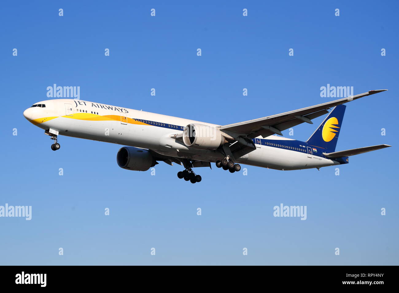Jet Airways Boeing 777 VT - JEV Landung in London Heathrow Flughafen, Großbritannien Stockfoto