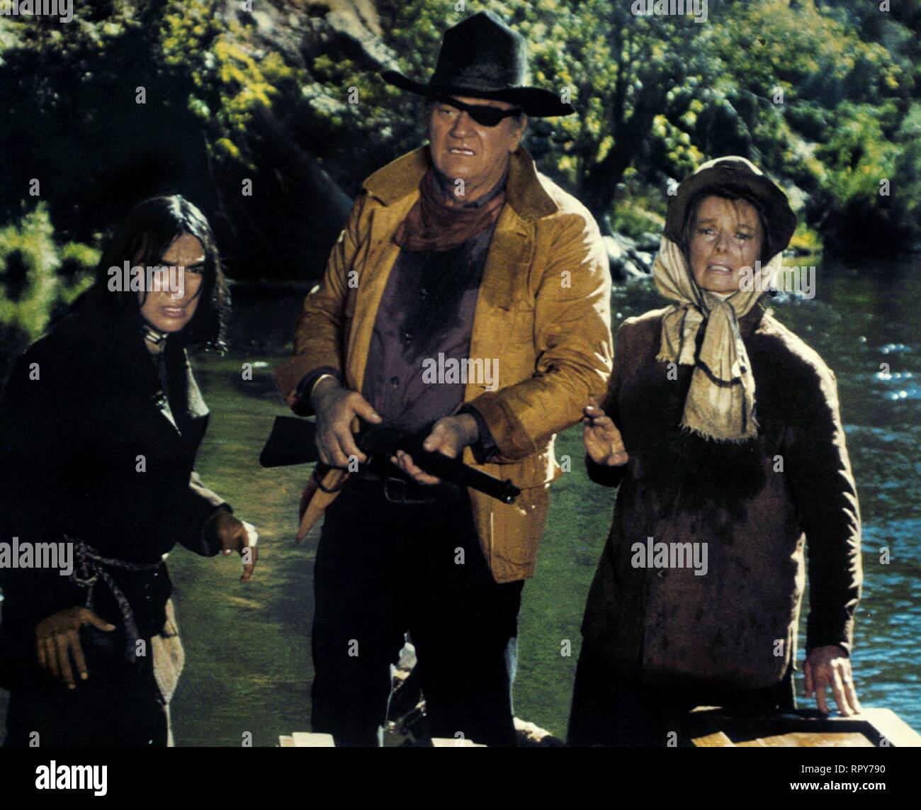 ROMANCITO, WAYNE, HEPBURN, Rooster Cogburn, 1975 Stockfoto