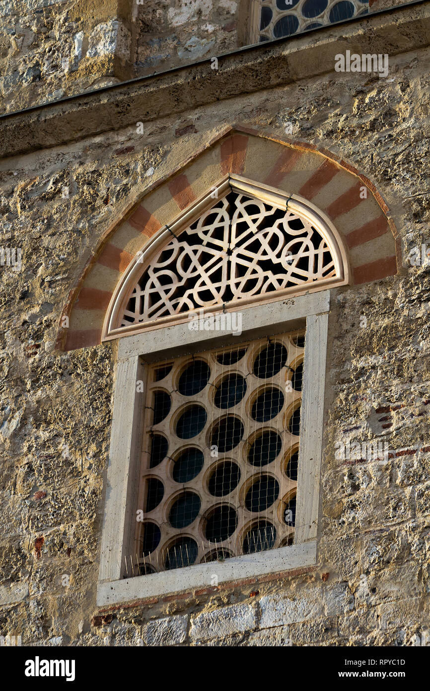 Mittelalterliche osmanische Moschee windows von außen. Pecs, Ungarn. Stockfoto