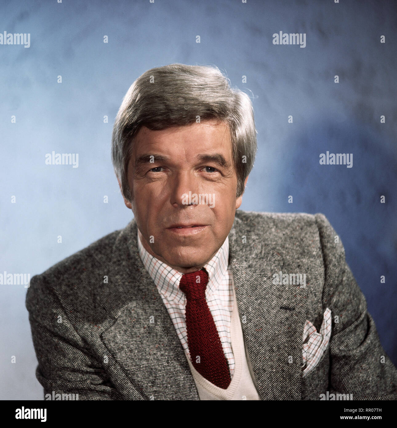 HEINZ DRACHE/HEINZ DRACHE, Star-Kommissar von Edgar-Wallace-Filmen, Durbridge-Krimis und 'Tatort'-Kommissar. Aufnahme aus den 80er Jahren. /Überschrift: Heinz Drache Stockfoto