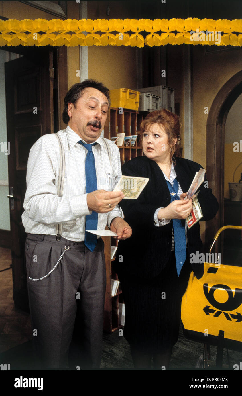 SALTO POSTALE/Der Ausstand D 1996 / Franz Josef Gottlieb Carmen Hubsch (FRANZISKA TROEGNER), und Stankoweit (WOLFGANG STUMPH) in der Folge 'der Ausstand, 1996. C 42720/Überschrift: SALTO POSTALE/D 1996 Stockfoto