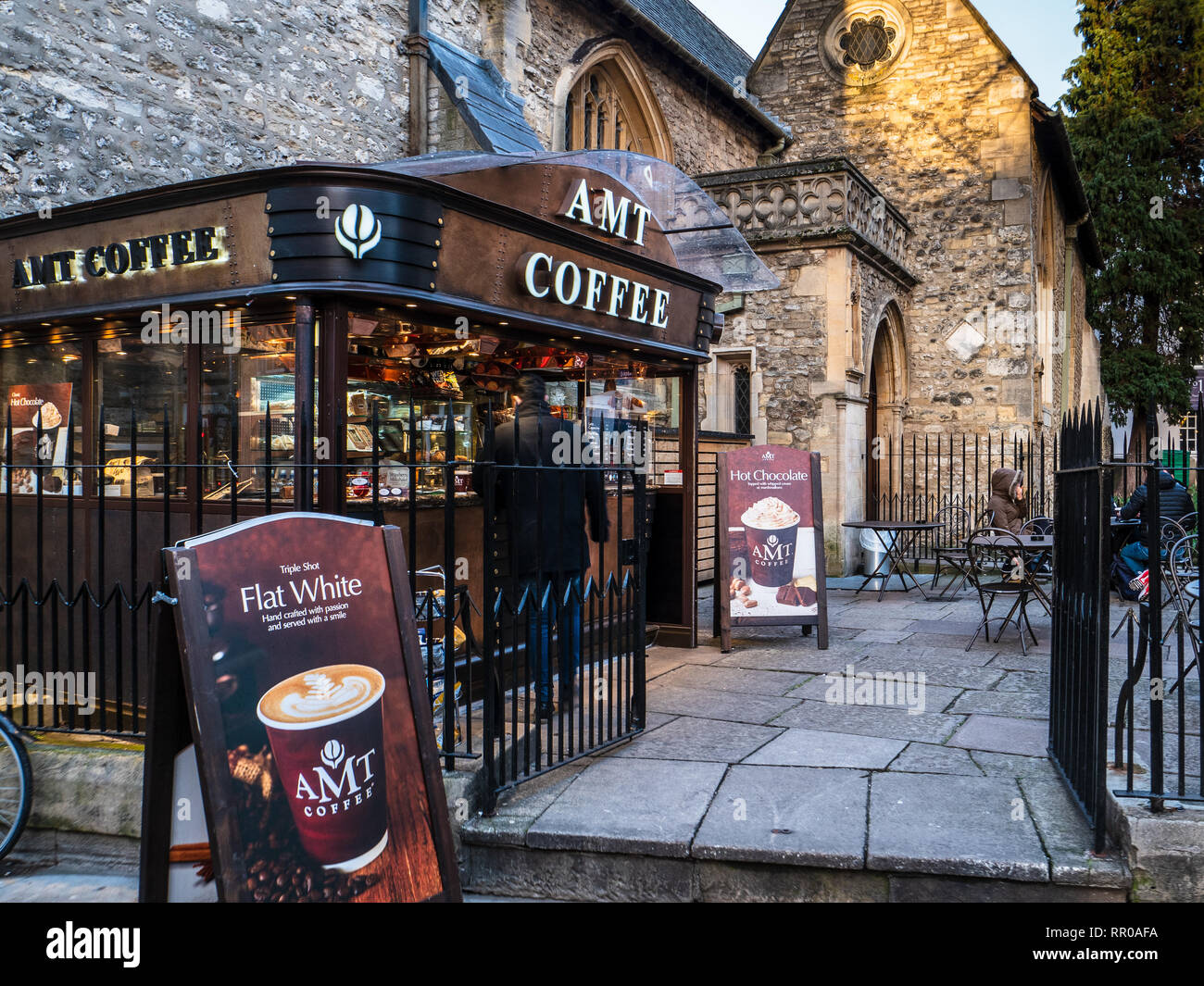AMT Kaffee stand im Zentrum von Oxford, UK. AMT Kaffee ist eine britische Kette der kaffeehäuser vor allem in Bahnhöfen entfernt. Stockfoto
