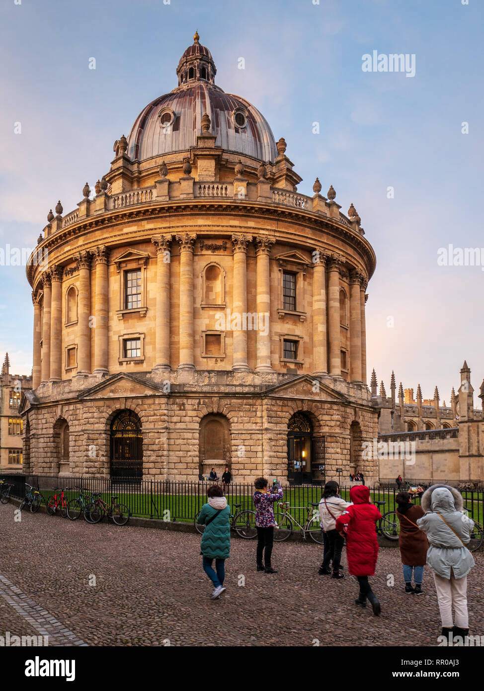 Oxford - Radcliffe Camera von James Gibbs entwickelt, halten Sie die Radcliffe Science Library die kreisrunde Bibliothek im Jahr 1749 eröffnet. Wie Rad Cam bekannt. Stockfoto