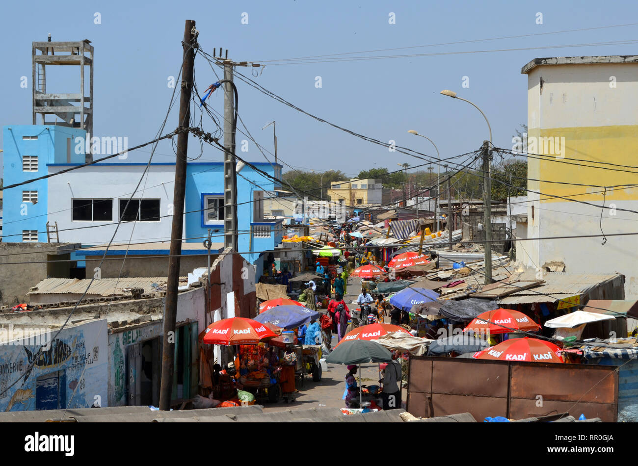 Belebten Marktes in Mbour, Senegal, einen regionalen Handel Hub Stockfoto