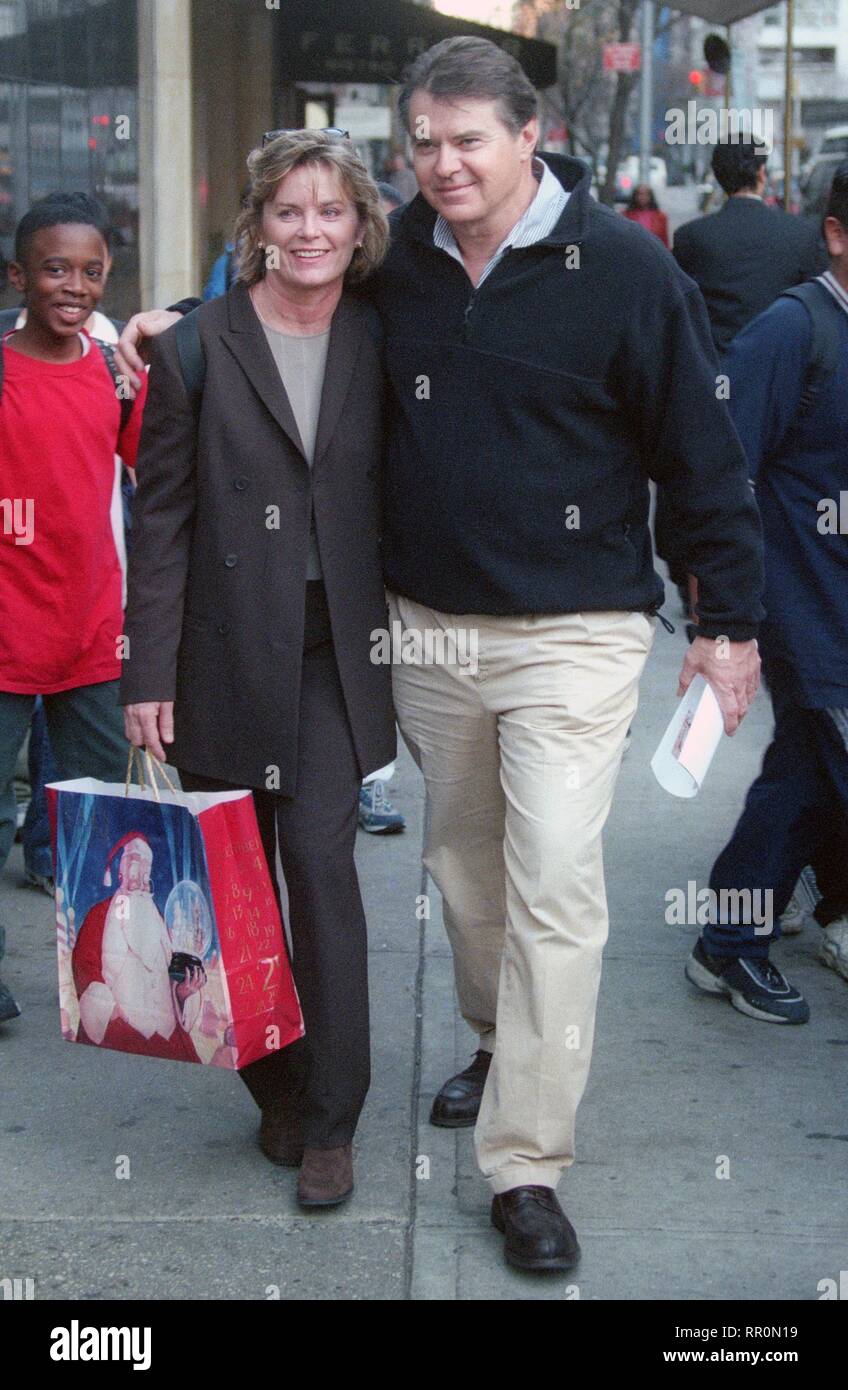 Robert Urich und Frau 1998 Foto von John Barrett/PHOTOlink Stockfoto