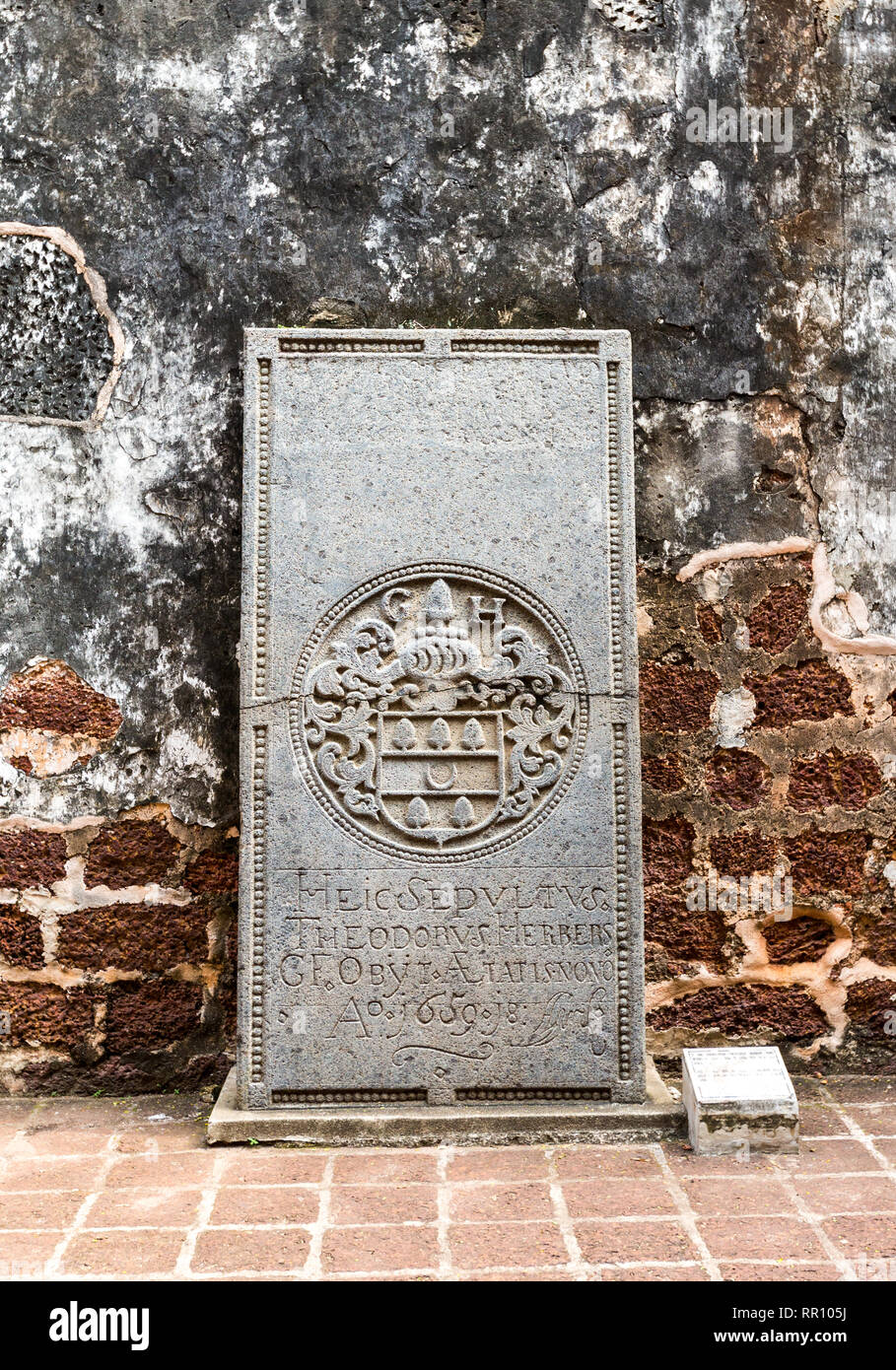 Niederländische Grabstein aus dem St. Paul's Kirche Friedhof, 17. Jahrhundert, Melaka, Malaysia. Stockfoto