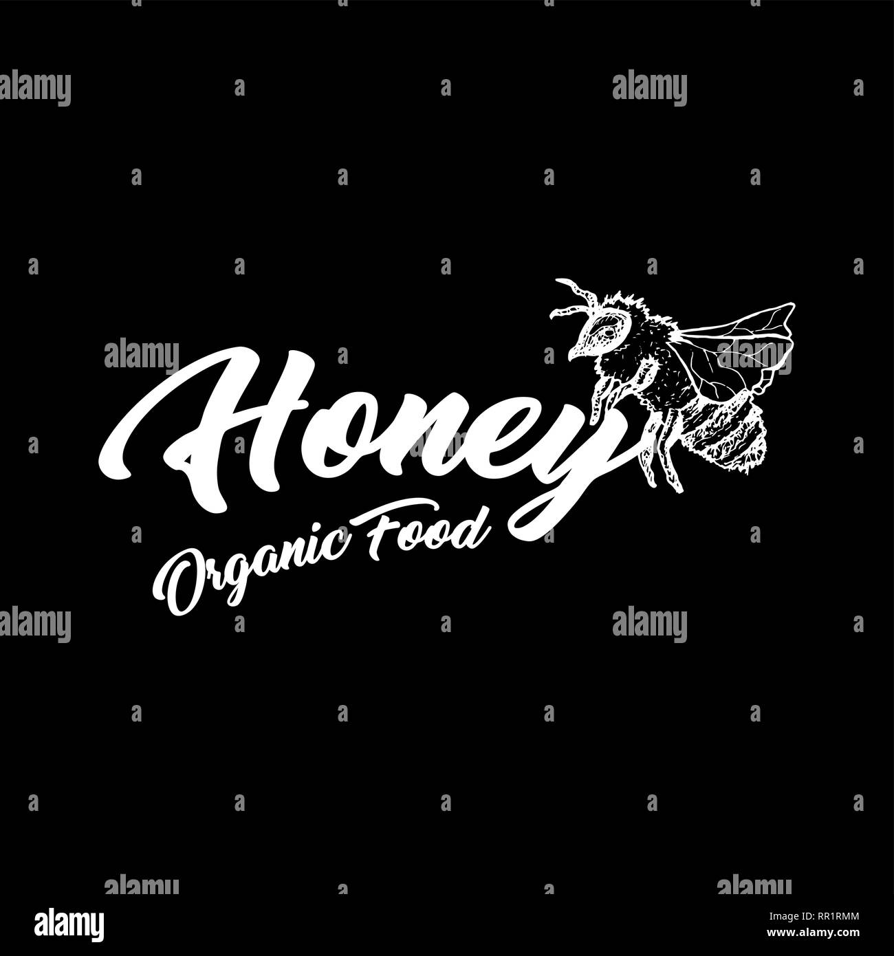 Honey Bee, Schwarzes Brett Skizze Logo Design mit Wabenmuster. Jahrgang Hand gezeichnet isoliert Abbildung mit handgefertigten, weißer Schrift. Stock Vektor