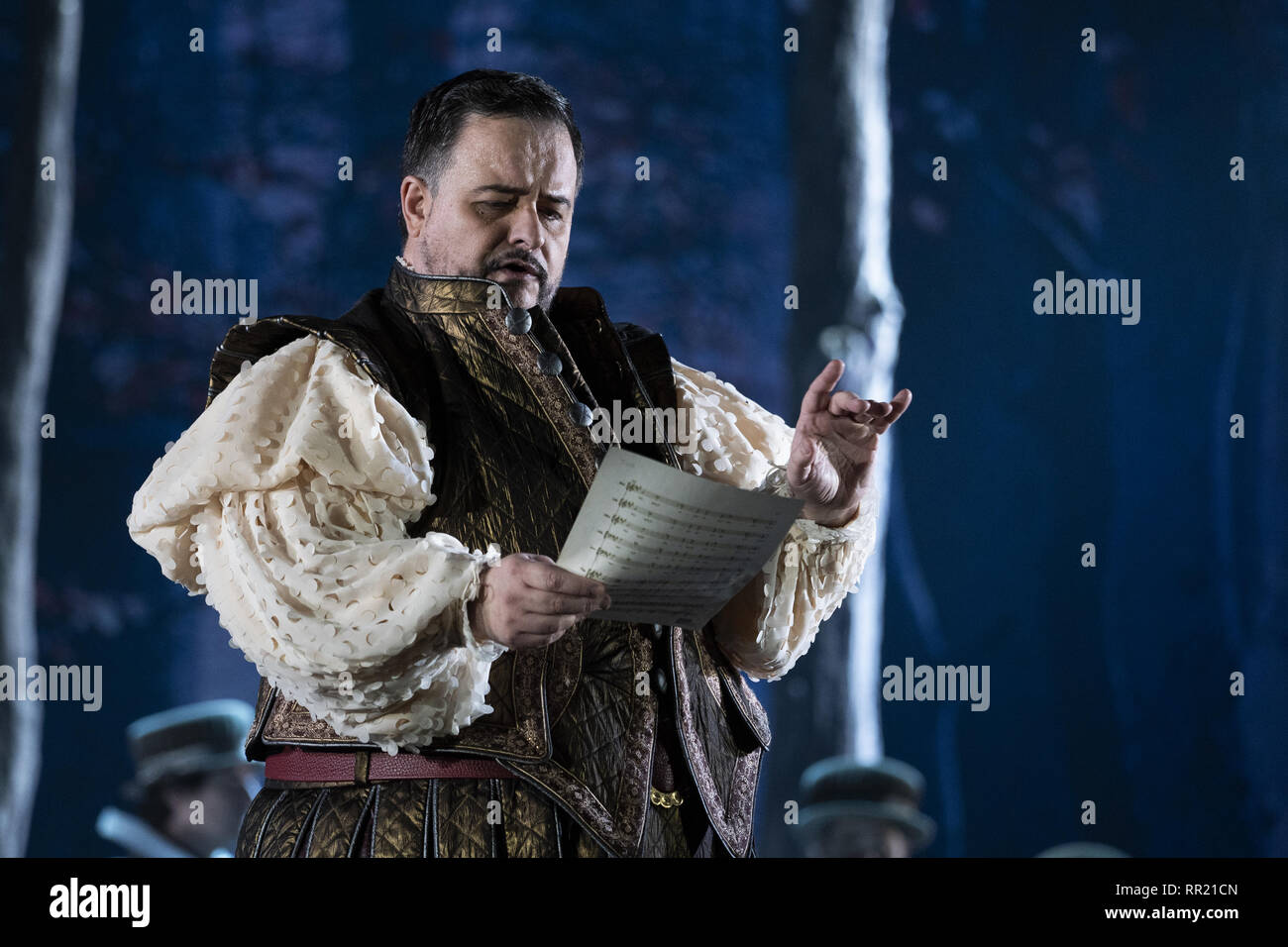 Schauspieler auf der Bühne während einer Aufführung der Schlaf einer Sommernacht im Teatro de la Zarzuela in Madrid mit: Schauspieler Wo: Madrid, Spanien Wann: 23 Jan 2019 Credit: Oscar Gonzalez/WENN.com Stockfoto