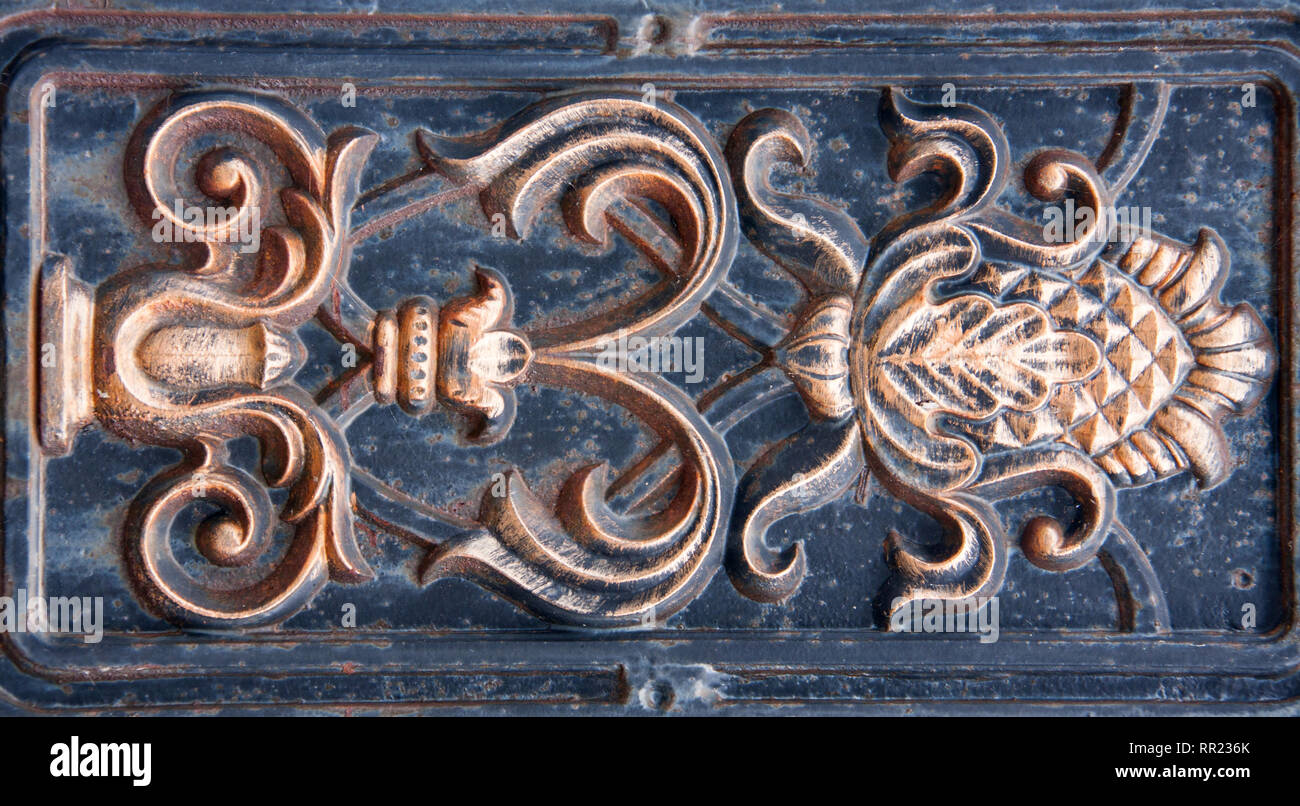 Antik Bronze Relief des Metalls als Hintergrund Stockfoto
