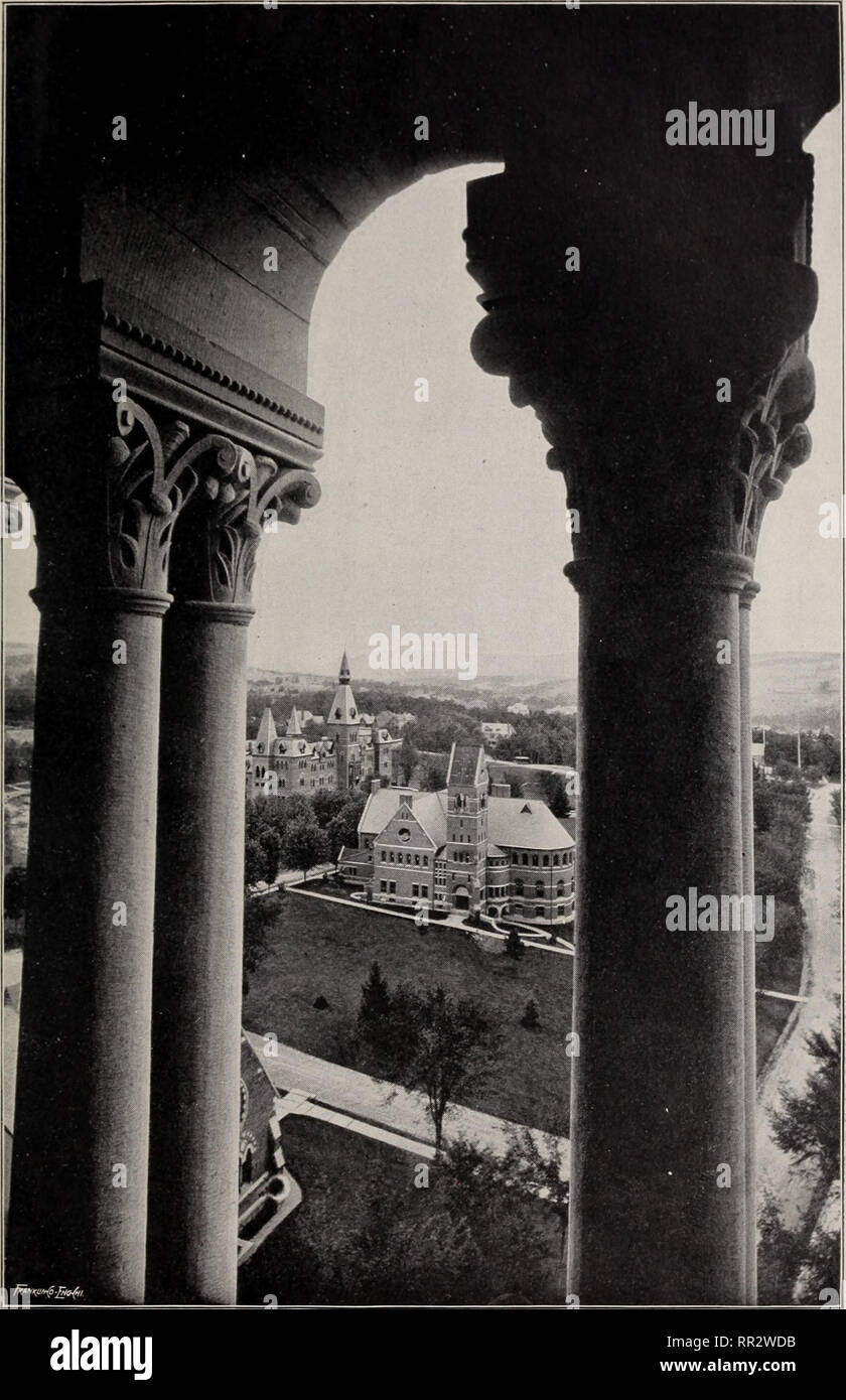 . Adressen und Dokumente. Veterinärmedizin. Der Cornell Universität. CAMPUS der Universität - Blick nach Süden aus der Bibliothek Turm.. Bitte beachten Sie, dass diese Bilder sind von der gescannten Seite Bilder, die digital für die Lesbarkeit verbessert haben mögen - Färbung und Aussehen dieser Abbildungen können nicht perfekt dem Original ähneln. extrahiert. New York State Veterinary College; Gesetz, James, 1838-1921; Williams, Walter Lang, 1856 -; Fisch, Pierre A. (Pierre Augustinus), 1865-1931; Moore, Veranus Veranus A. (Alva), 1859-1931; Gage, Simon, Henry, 1851-1944; Hopkins, Grant Sherman, 1865 -; Kingsbury, Benj Stockfoto