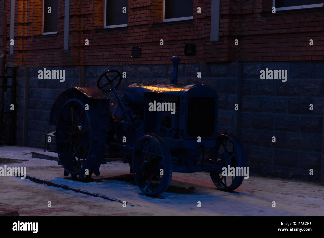 Ufer der Stadt Chabarowsk. Am abend sonnenuntergang himmel. Stockfoto