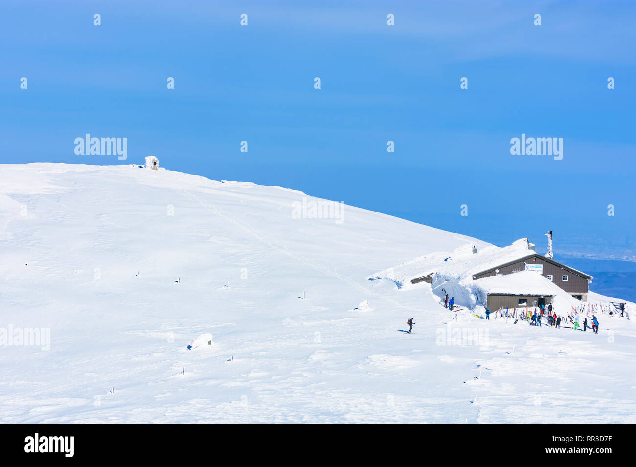 Puchberg am Schneeberg: Mountain Schneeberg, verschneite Berghütte Fischerhütte, Ski Tour Tourer in Wiener Alpen, Alpen, Niederösterreich, untere Au Stockfoto